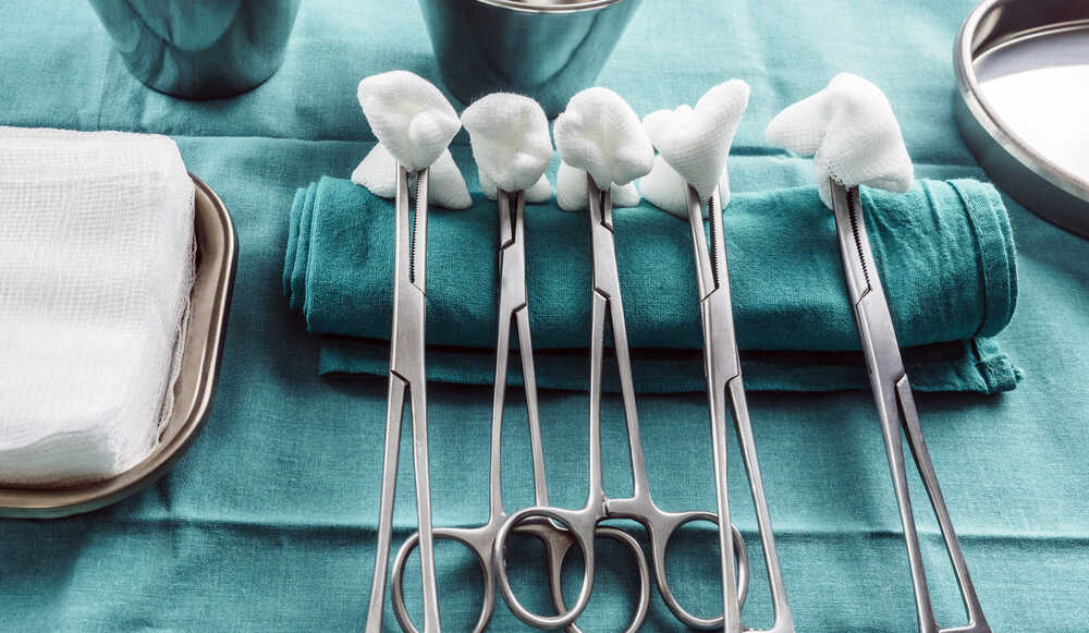 zęby po zabiegu chirurgicznej ekstrakcji